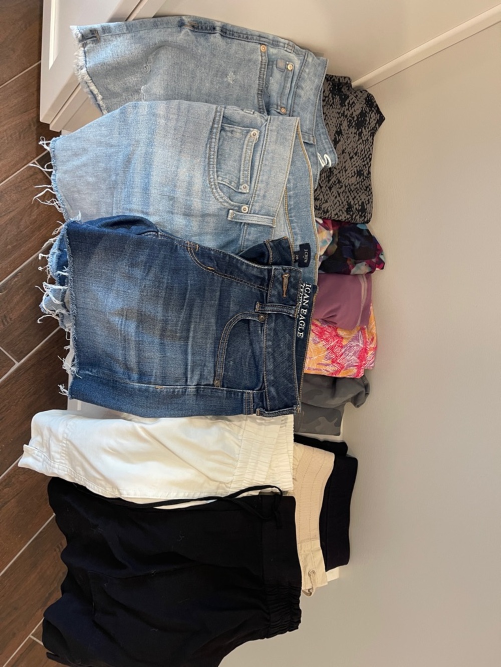 Bundle. Women’s Medium & Size 6. Leggings, shorts, skorts.